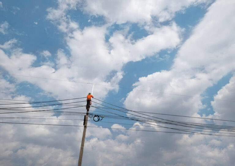 Prace elektryczne na wysokości